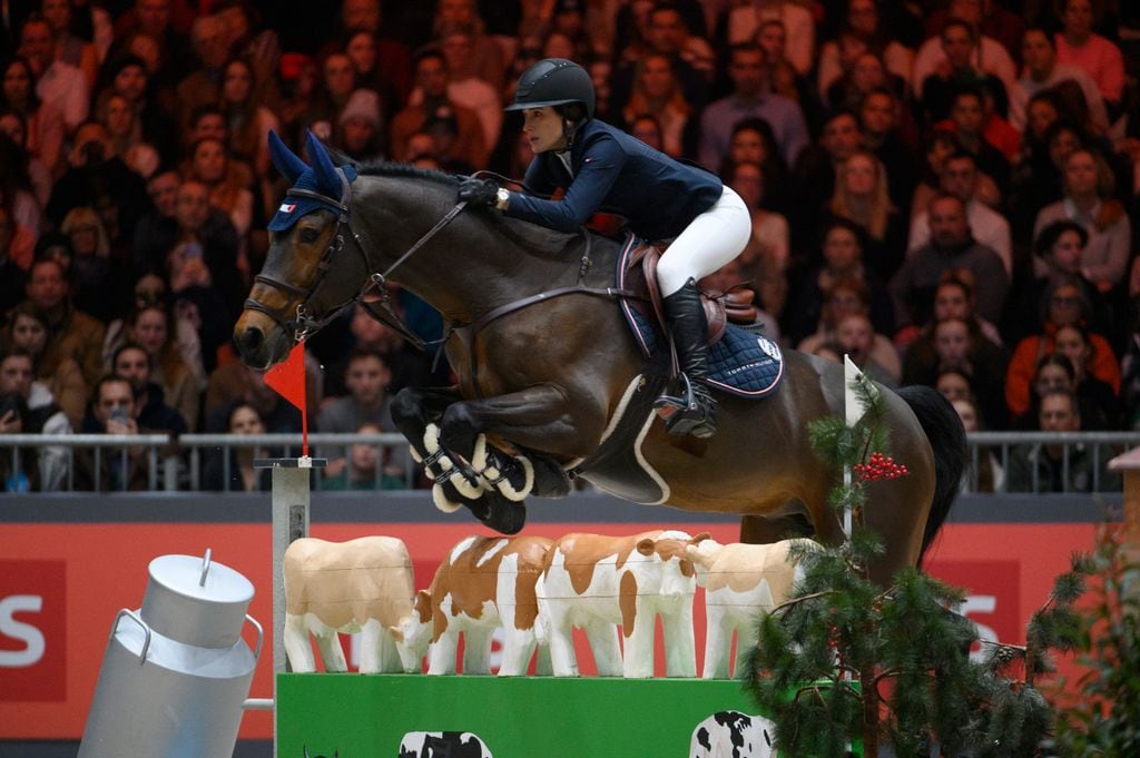 Jessica Springsteen en una competición de hípica
