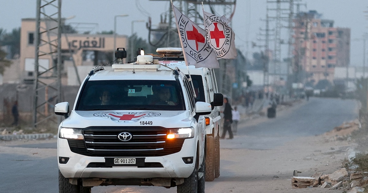 El Ejército israelí recibió el cuerpo de otro rehén retenido por Hamas en Gaza tras la mediación de la Cruz Roja