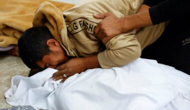 Israel mata a 21 personas en Gaza en un día y acusa a Hamás de violar la tregua de manera “flagrante” | Internacional