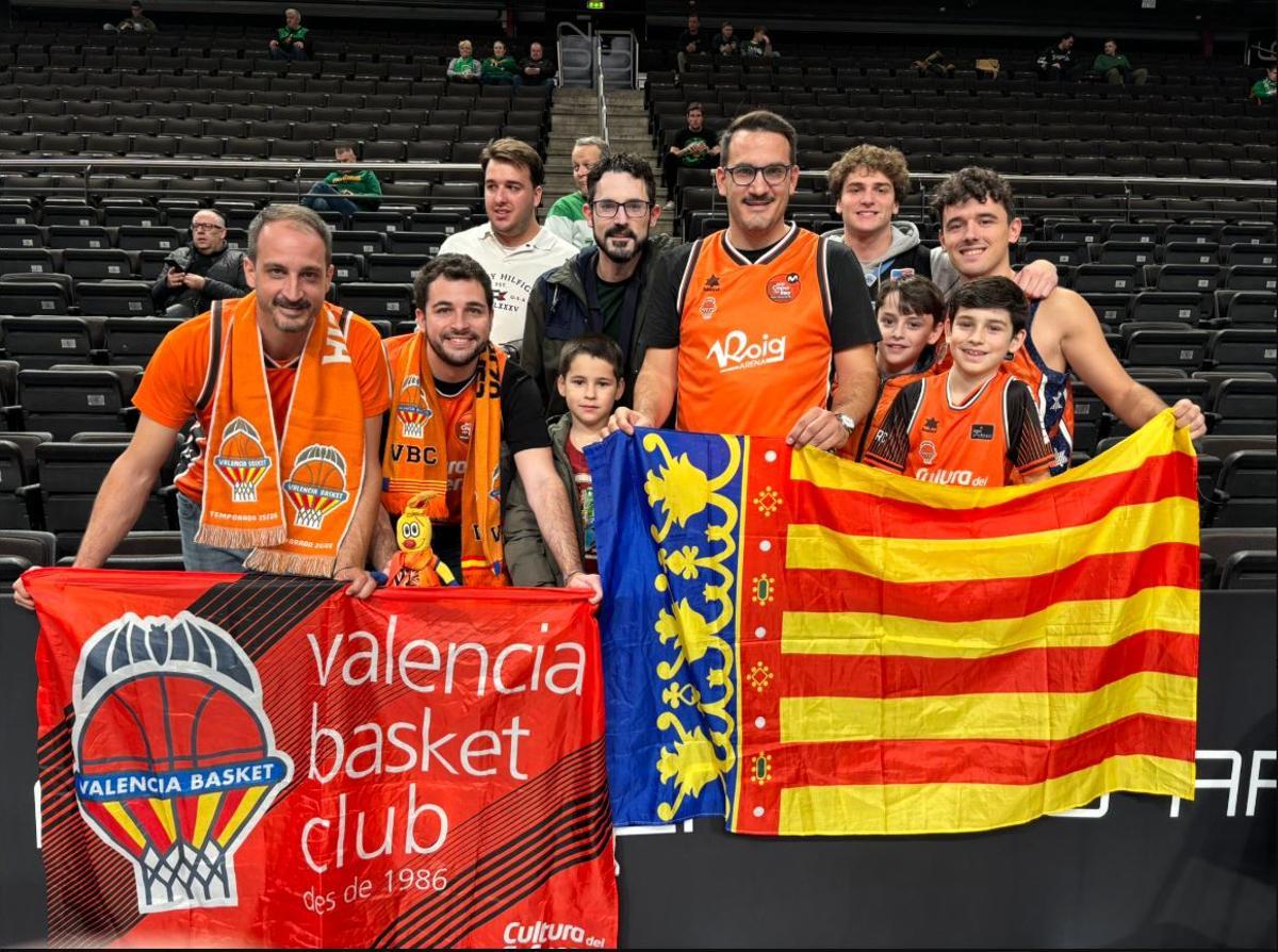 Aficionados del Valencia Basket en Kaunas.