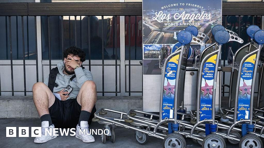 Miles de vuelos cancelados y con retraso en EE.UU. como consecuencia del prolongado cierre del gobierno