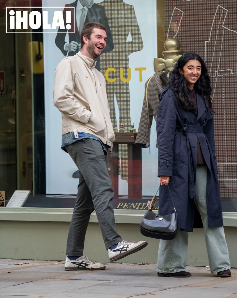 Juan Urdangarin y Sophia Khan, juntos, en un paseo por Londres