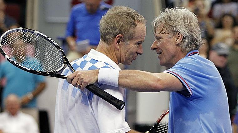 John McEnroe (a la izquierda) y Björn Borg en un partido de 2010