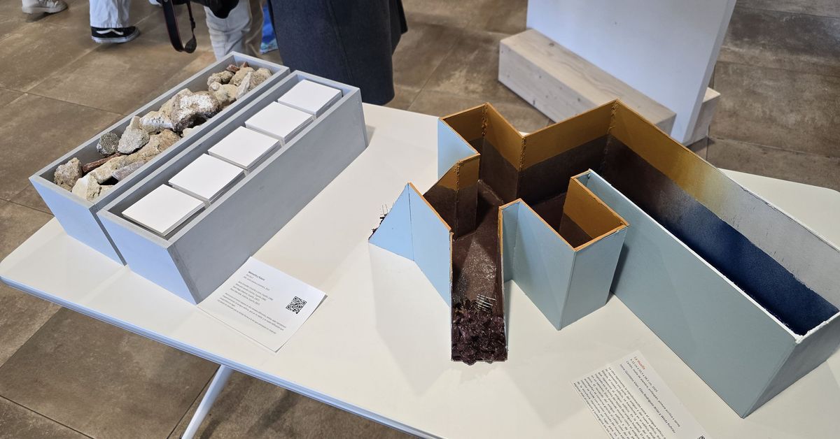 la exposición que muestra una reflexión entre el pasado y el presente del hospital de Salamanca