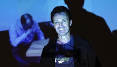 Toni Sasal reedita su apuesta por retratar a artistas navarras/os en su intimidad