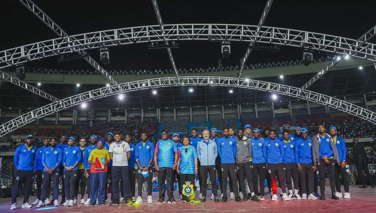 Bakambu, a punto de volver a irse, pero no muy lejos... y se jugará el Mundial en casa de Canales y Guardado