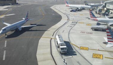 Dos aviones chocan en pista en Nueva York