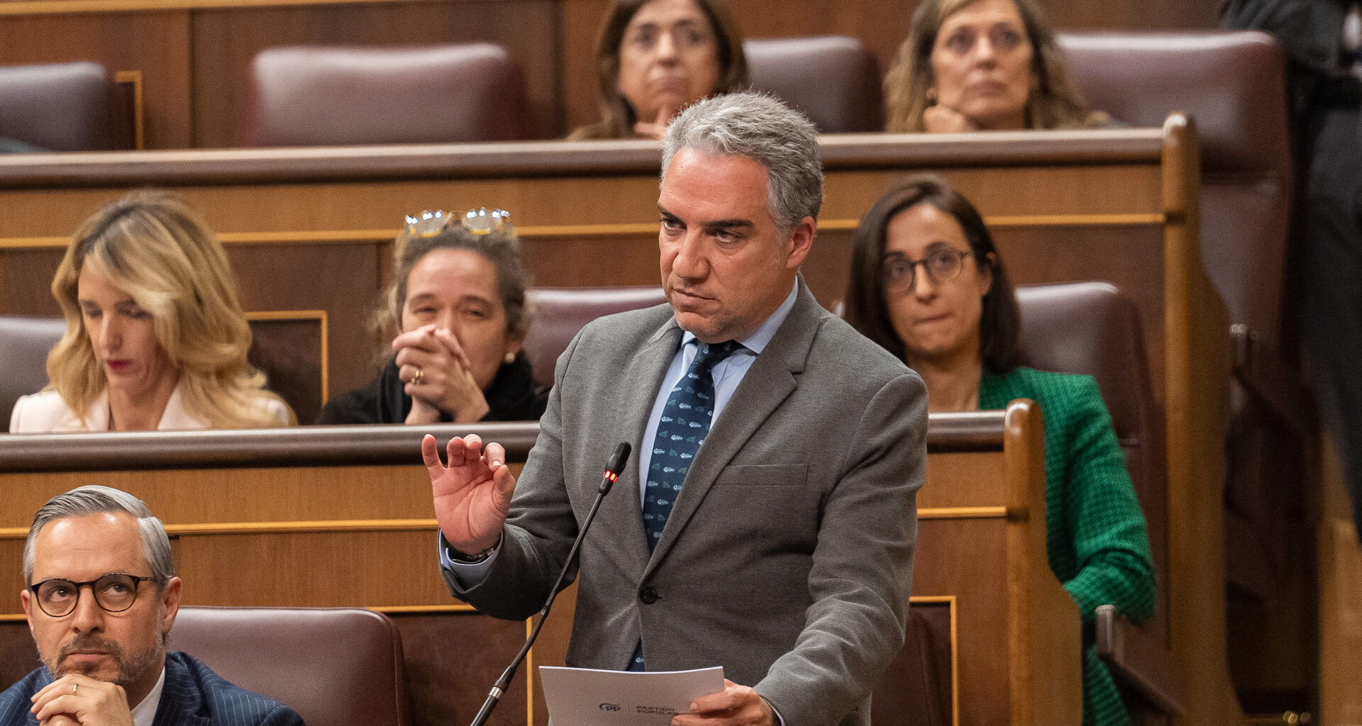 Bendodo subraya la necesidad de manifestarse contra un Gobierno en descomposición y en cuyo seno se ha “declarado la guerra de todos contra todos”