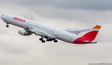 Seis aerolíneas cancelan conexiones con Venezuela – DW – 22/11/2025