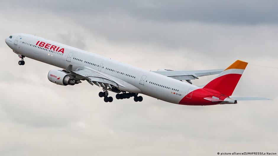 Seis aerolíneas cancelan conexiones con Venezuela – DW – 22/11/2025