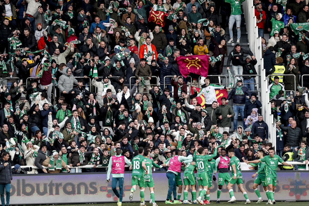 La directiva del Racing no estará en el palco de El Plantío en la visita al Burgos CF