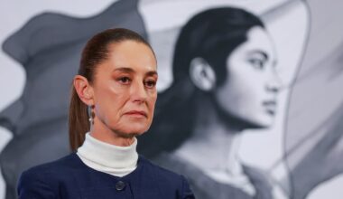 “Nadie puede vulnerar nuestro espacio personal”: presidenta de México denuncia a hombre que la acosó en plena calle