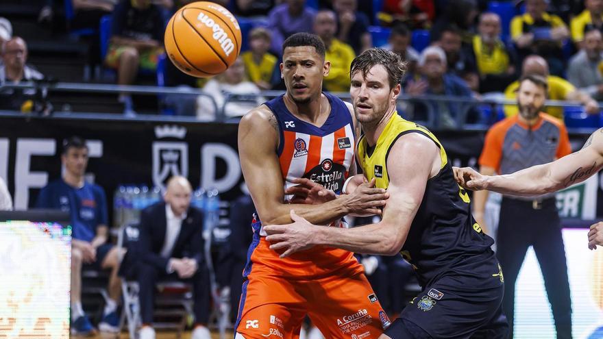 Ángel Núñez, en un partido con el Leyma, el curso pasado, ante La Laguna Tenerife.
