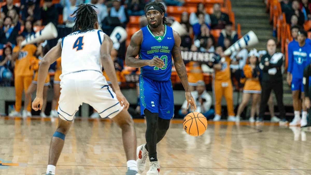 Lance Amir-Paul, con la universidad de Texas A&amp;M.