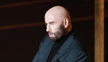 los motivos de su estancia en Barcelona y los lugares por donde se mueve