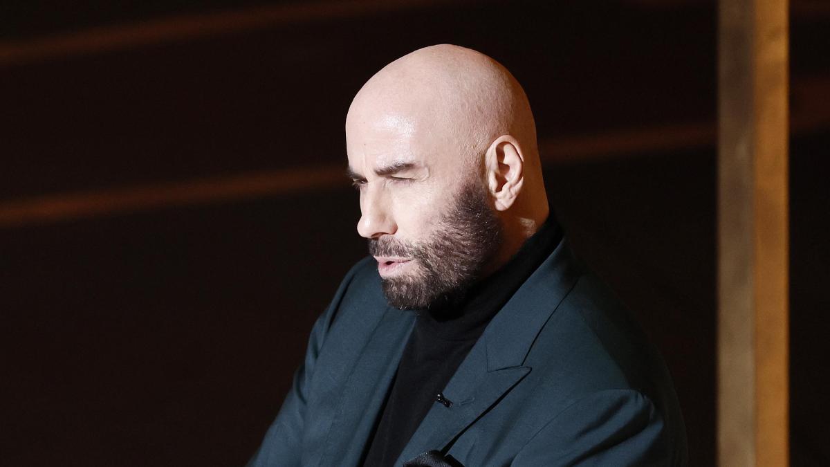 los motivos de su estancia en Barcelona y los lugares por donde se mueve