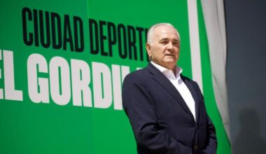 Gordillo se marcha para no hacerse una foto con Caparrós