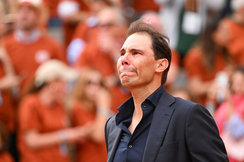 Rafa Nadal no pudo contener las lágrimas durante el homenaje que recibió la tarde de este domingo en París