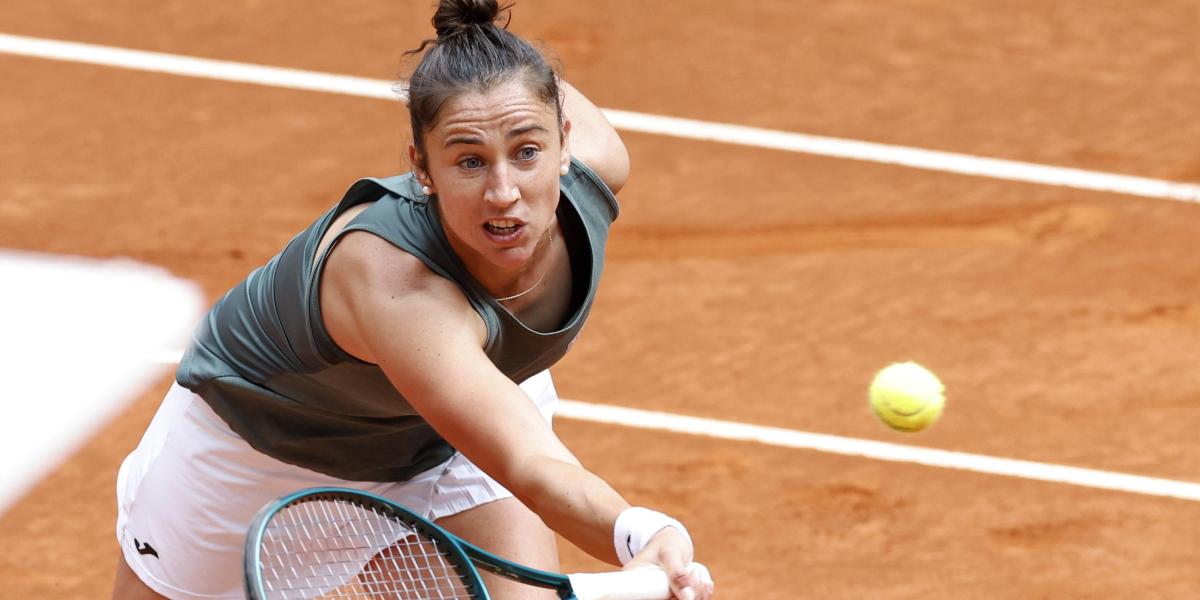 Sara Sorribes vuelve a competir con victoria siete meses después de su parón