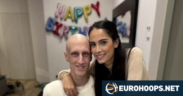Achille Polonara celebra su cumpleaños con su esposa e hijos