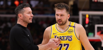 Redick, con Doncic en un partido de esta temporada