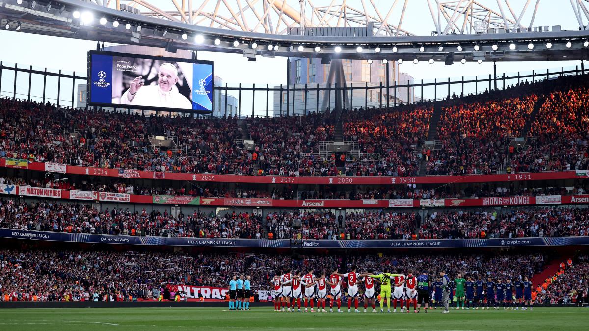 El polémico contrato que rescindirá el Arsenal