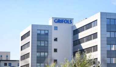 Grifols se desploma en bolsa pese a triplicar beneficios afectada por el efecto divisa