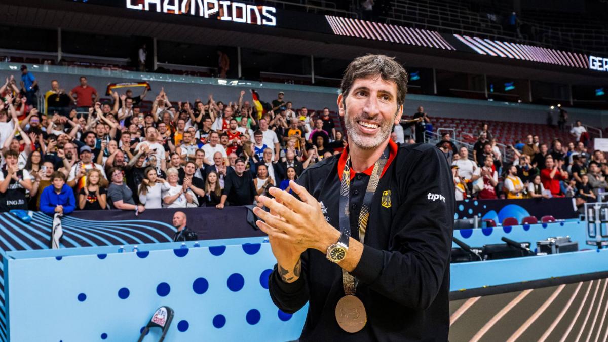 el Efes despide a Kokoskov