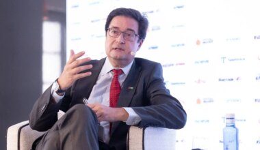 El Gobierno plantea a los funcionarios un acuerdo salarial hasta 2028 con parte fija y variable