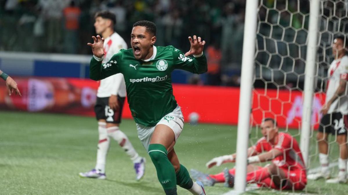 Vitor Roque, de llorar por dejar el Barça a la final de la Libertadores