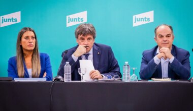 Junts replica a Feijóo que en lugar de pedirles "ayuda" para una moción de censura les pida "perdón"