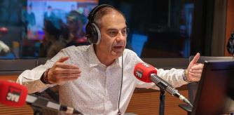 Toni Clapés, esta tarde, tras conocer que 'Versió RAC1' ganaba el Ondas a mejor programa de radio