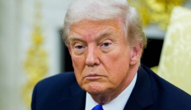 Trump ordena al ejército que se prepare para intervenir en Nigeria y defender a los cristianos del país: "Será rápido y brutal"