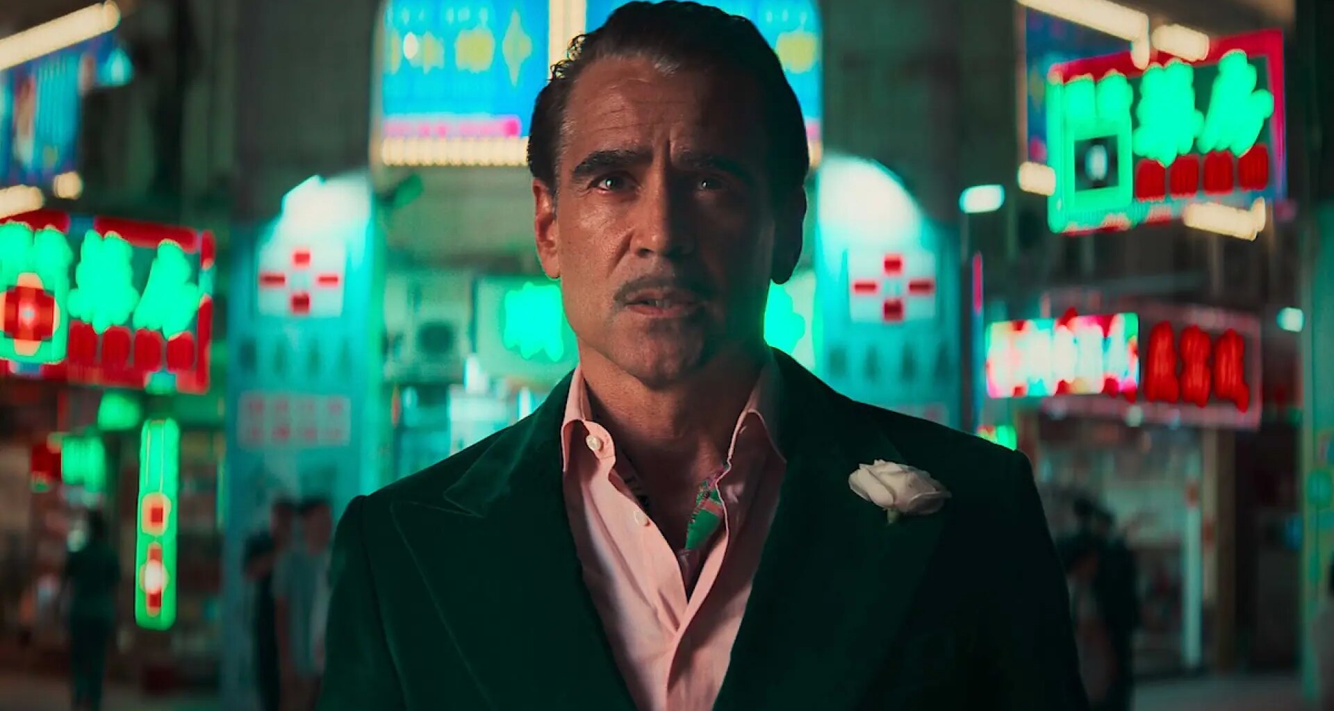 las diferencias entre el libro y la película de Netflix con Colin Farrell dejan claro cuál es mejor