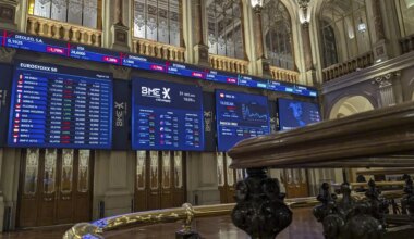 ¿Se están perdiendo los españoles el rally del Ibex 35? El selectivo se dispara un 38% en el año