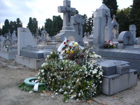 Día de los Difuntos en el cementerio de la Almudena.
