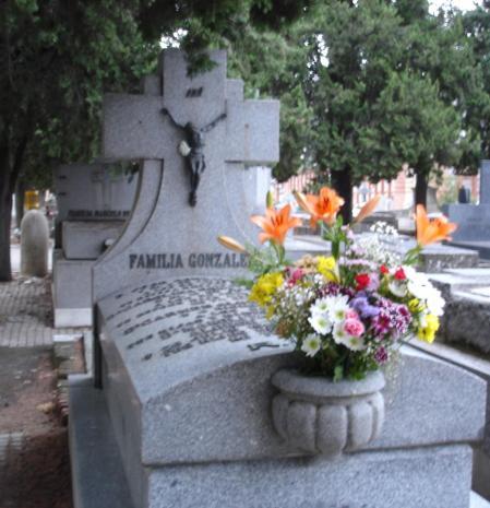 Día de los Difuntos en el cementerio de la Almudena.