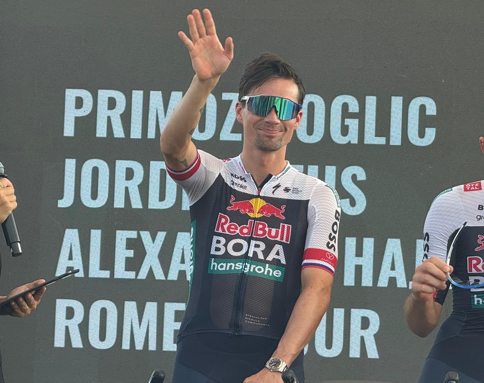 Roglic durante la presentación del  EFGHSingapore Criterium