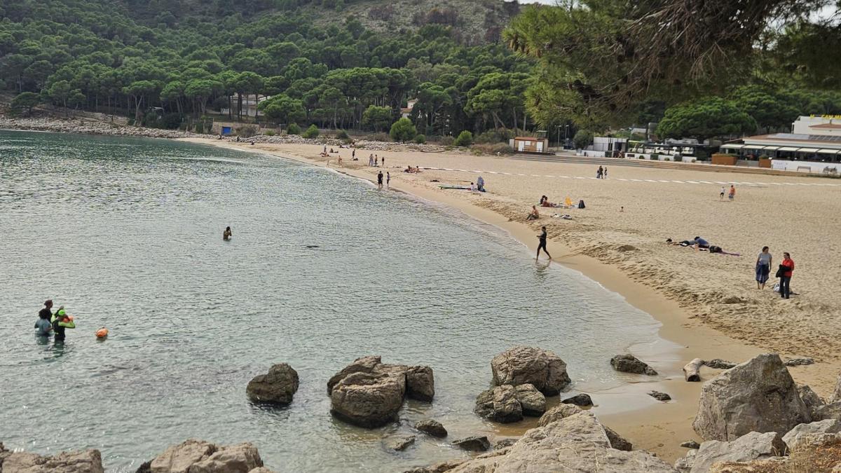 Últimos días de playa en Cala Montgó