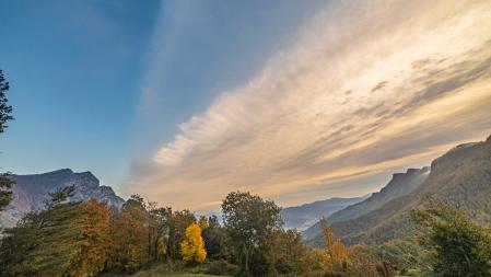 Espectáculo natural del otoño visto desde el Coll de Bracons.