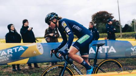 La división femenina del equipo también está compitiendo con la Terra Race.