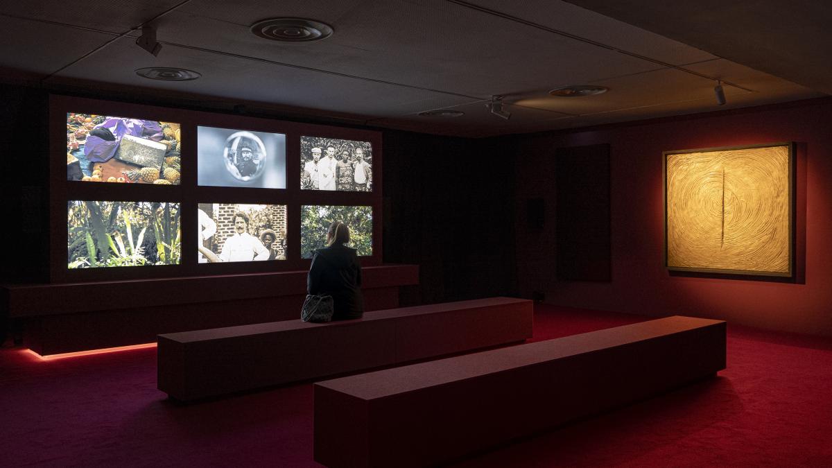 El videoartista John Akomfrah invita a escuchar y observar la fragilidad humana y del planeta