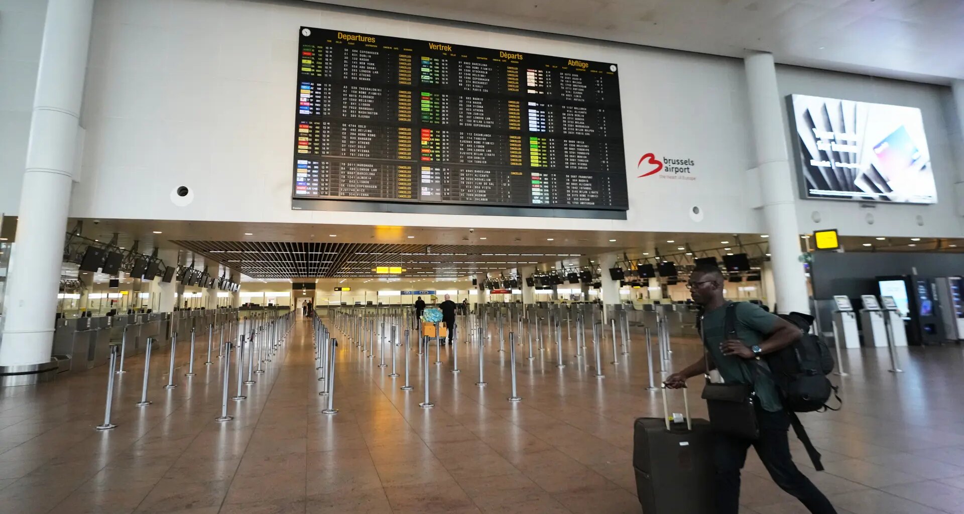 Los aeropuertos de Bruselas y Lieja cierran su espacio aéreo durante más de una hora por la presencia de drones