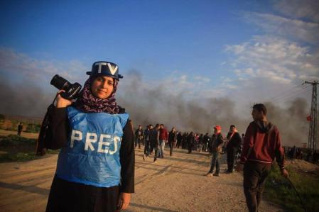 Samar Abu Elouf, durante la Marcha del Retorno, en Gaza