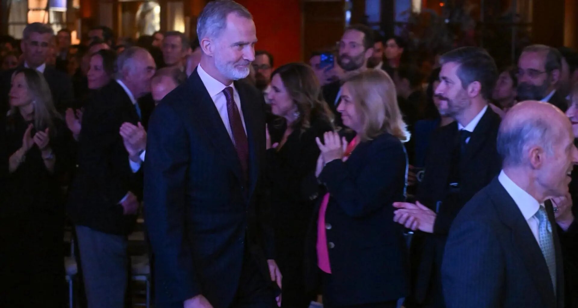 ovación y vítores a Felipe VI