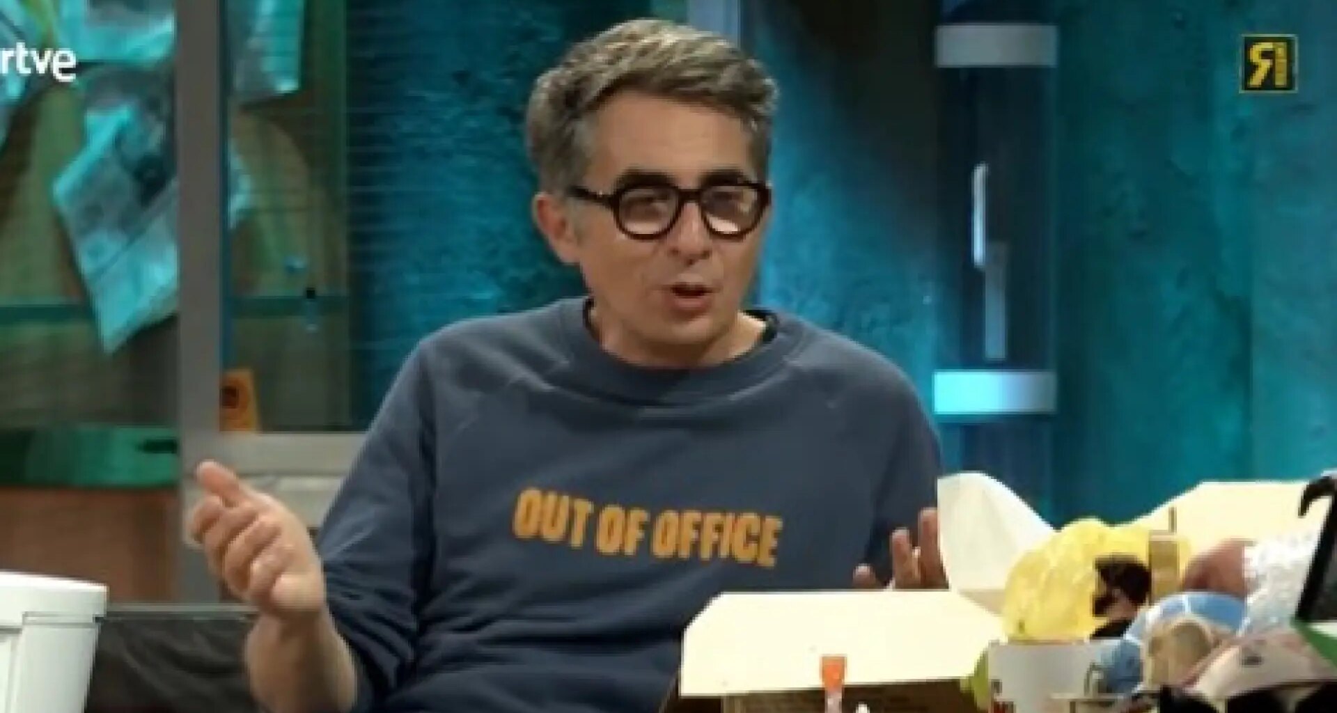 Broncano se 'enfada' con Berto Romero en 'La Revuelta' por no promocionar nada nuevo en su programa: "Estás rebañando el yogur"