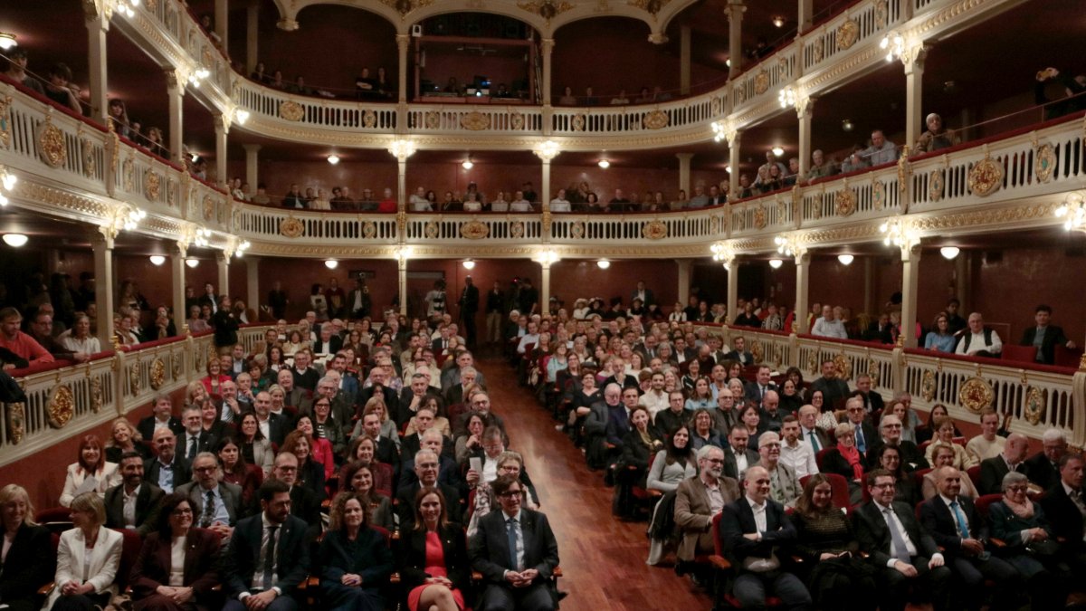 El Teatre Bartrina, lleno hasta arriba por el Any Gaudí.