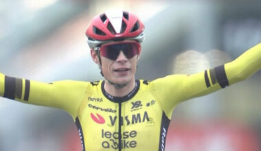 Vingegaard triunfa en otra 'etapa' del Tour en Japón... ¡con susto incluido!