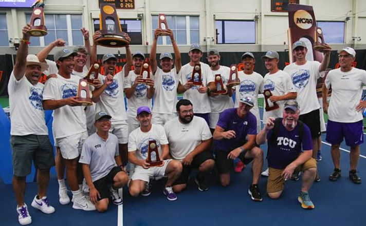 Vives, con sus compañeros de Universidad.