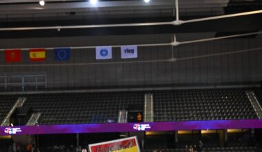 China reina y lo celebra al corro de la patata en un bello adiós ante un Arena semivacío